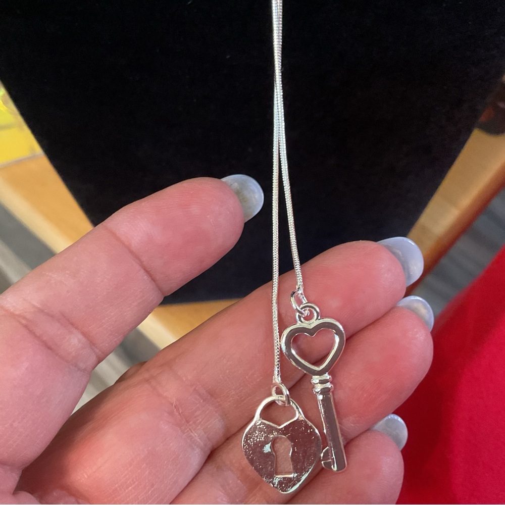 NWT, Sterling Silver Lock n Key through a heart necklace. - Picture 8 of 12